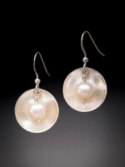 Domed disc earring with white pearl